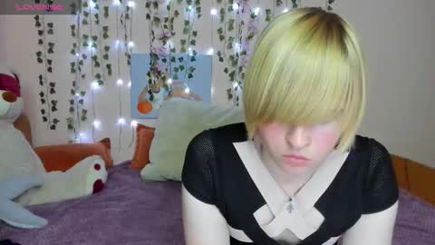 Snapshot of cattie_w_ chatting on October 22, 2025, 1:17 am cattie_w_ online show from October 22, 2025, 1:17 am