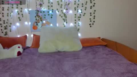 Snapshot of cattie_w_ chatting on October 23, 2025, 1:49 am cattie_w_ online show from October 23, 2025, 1:49 am