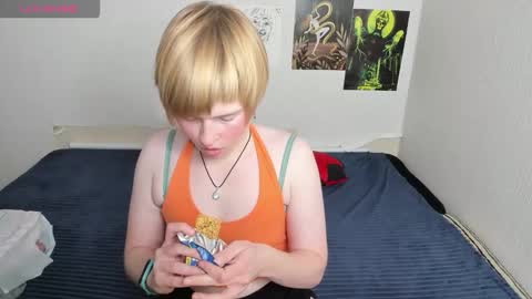 Snapshot of cattie_w_ chatting on November 18, 2025, 2:06 am cattie_w_ online show from November 18, 2025, 2:06 am