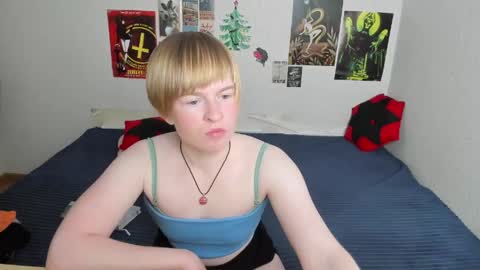 cattie_w_ online show from April 28, 2026, 1:26 am