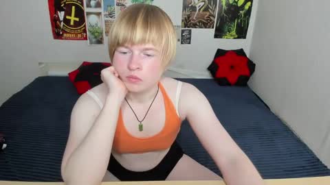 cattie_w_ online show from May 27, 2026, 1:57 am