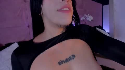 Cattleya  online show from February 28, 2025, 2:42 pm