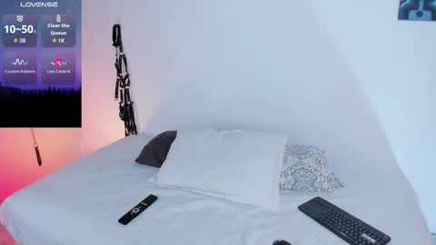 Snapshot of cattnamy chatting on November 2, 2025, 9:33 am CattNamy online show from November 2, 2025, 9:33 am