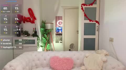 Snapshot of caty_cuddly chatting on February 20, 2025, 12:04 pm caty_cuddly online show from February 20, 2025, 12:04 pm