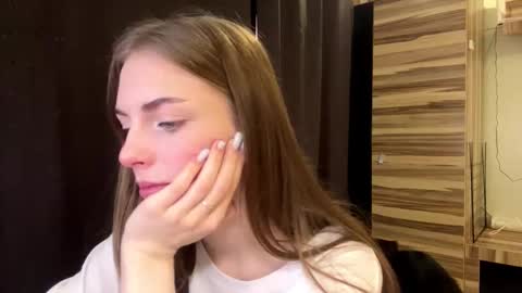 Polly online show from March 20, 2026, 8:52 am