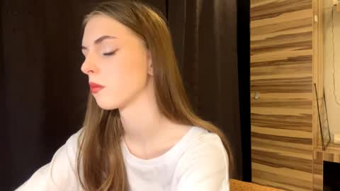 Polly online show from March 27, 2026, 7:25 am