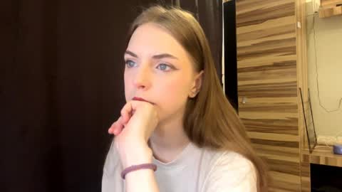 Polly online show from April 1, 2026, 7:31 am