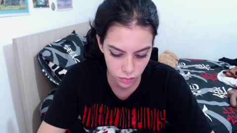 cazadora80s online show from February 10, 2025, 7:47 am