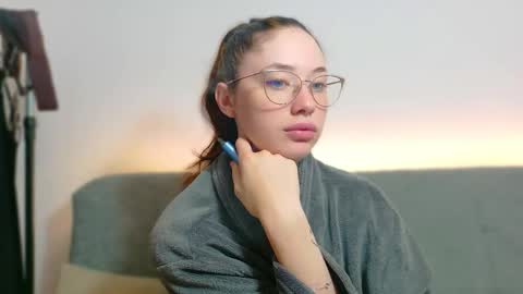Ivanna online show from May 4, 2026, 5:03 am