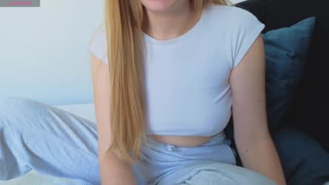 Folow my instagram cuteback7272 and onlyfans cbhotblonde1 online show from November 3, 2025, 8:59 am