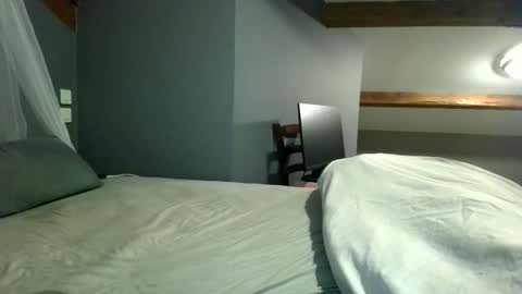 cclovefrench online show from December 5, 2025, 1:47 am