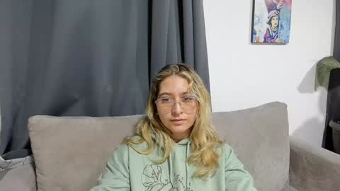 ccuteass online show from December 16, 2024, 2:04 am
