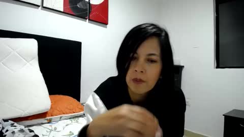 Snapshot of cecihotty4u chatting on December 16, 2024, 2:47 am ceci online show from December 16, 2024, 2:47 am