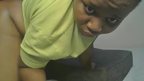 ceepretty25 online show from April 27, 2026, 1:58 am