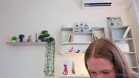 Josie Manesi online show from July 16, 2026, 6:08 am