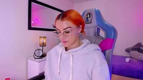 Snapshot of celeste_blazze chatting on February 16, 2026, 4:25 pm Celeste online show from February 16, 2026, 4:25 pm