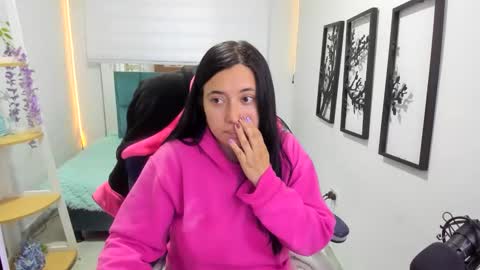 celeste_bonnet1 online show from December 17, 2025, 11:27 am