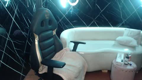 Snapshot of celeste_fioree chatting on July 10, 2026, 3:14 pm celeste_fioree online show from July 10, 2026, 3:14 pm