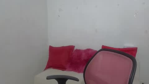 Snapshot of celeste_shinny chatting on March 8, 2026, 2:04 am celeste_shinny online show from March 8, 2026, 2:04 am