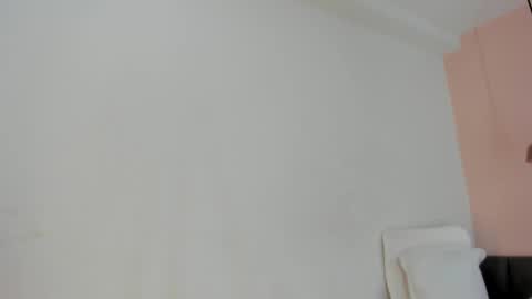 celeste_smmith_ online show from March 5, 2025, 3:18 am