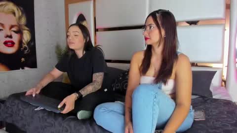 Snapshot of celeste_starsss chatting on January 10, 2025, 9:42 pm celeste_starsss online show from January 10, 2025, 9:42 pm
