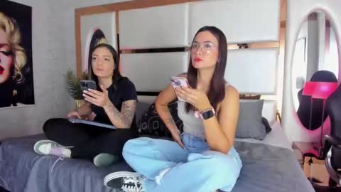 Snapshot of celeste_starsss chatting on January 17, 2025, 9:17 pm celeste_starsss online show from January 17, 2025, 9:17 pm