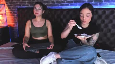 Snapshot of celeste_starsss chatting on June 11, 2026, 12:32 am celeste_starsss online show from June 11, 2026, 12:32 am