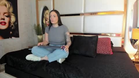 celeste_starsss online show from July 13, 2026, 9:17 pm