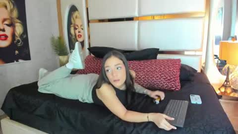 celeste_starsss online show from July 18, 2026, 9:07 pm