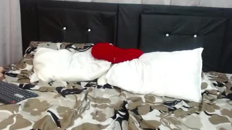 celeste_west1 online show from February 1, 2025, 8:18 am