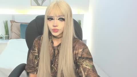 Snapshot of celestica_rose chatting on February 23, 2025, 4:17 am Celestica online show from February 23, 2025, 4:17 am