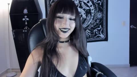   online show from November 6, 2025, 10:32 pm