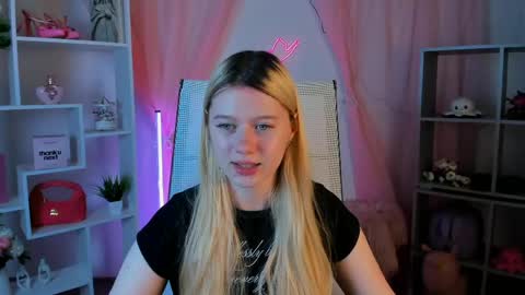 your cute kitty online show from May 5, 2026, 6:49 pm