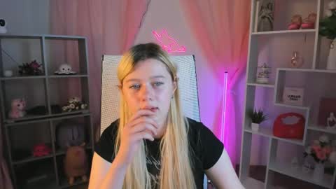your cute kitty online show from May 11, 2026, 6:27 pm