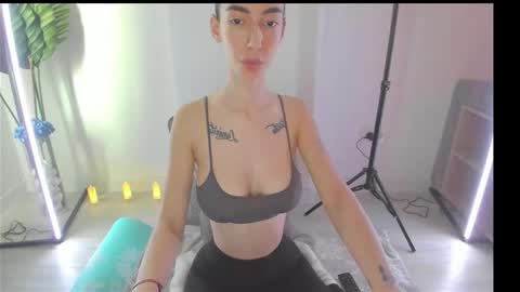 Celine Roxelle online show from November 13, 2025, 9:30 am