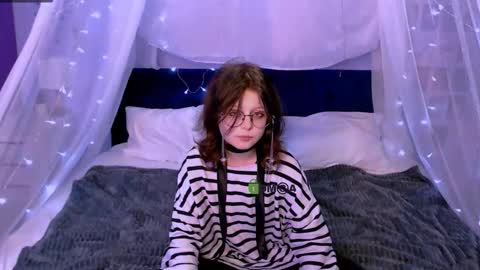 celine_sun online show from September 14, 2025, 6:40 pm