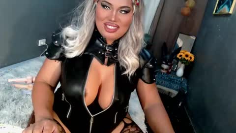 cellinekittcumerr online show from May 1, 2026, 12:32 pm