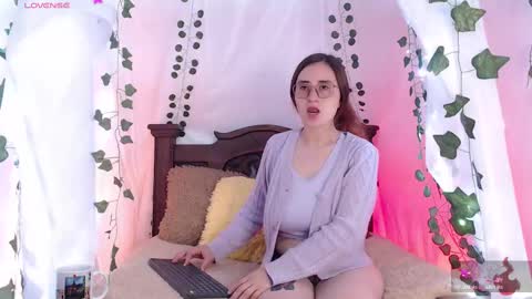 Hello guys my name is Sofi and Lizzie and  Vanessa online show from February 19, 2025, 2:33 am