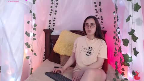 Hello guys my name is Sofi and Lizzie and  Vanessa online show from February 26, 2025, 5:31 am