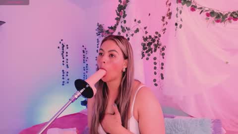 Hello guys my name is Sofi and Lizzie and  Vanessa online show from November 8, 2025, 3:12 pm