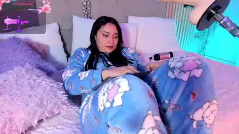 Hello guys my name is Sofi and Lizzie and  Vanessa online show from July 25, 2026, 9:07 am