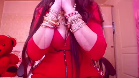 Cerise online show from March 8, 2025, 6:32 am