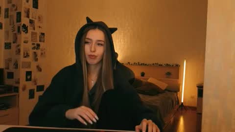 my name is Eva online show from January 6, 2026, 8:01 pm