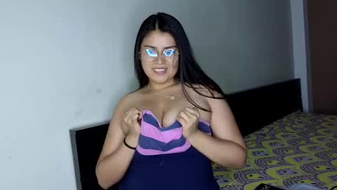ch3rryvlossom online show from February 4, 2025, 9:52 pm