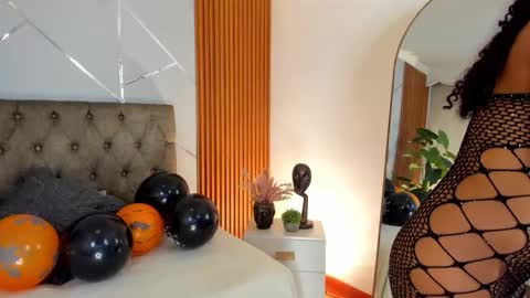 Snapshot of chaarlottee_69 chatting on October 11, 2025, 9:35 pm CHAARLOTTEE online show from October 11, 2025, 9:35 pm