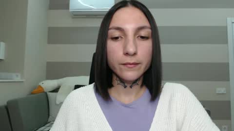 Kate online show from December 4, 2024, 2:26 pm
