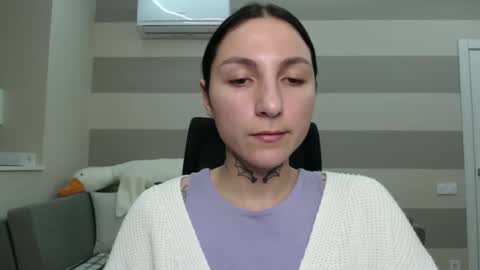Kate online show from December 5, 2024, 6:44 pm