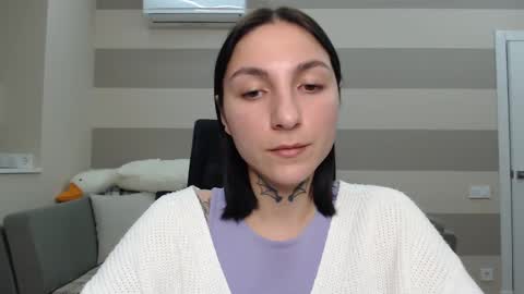 Kate online show from December 15, 2024, 4:37 pm