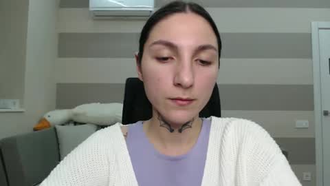 Kate online show from December 18, 2024, 2:06 pm