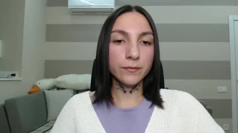 Kate online show from December 19, 2024, 2:24 pm